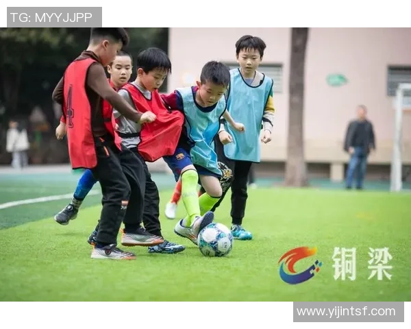 带雄风采的足球明星们如何在绿茵场上展现魅力与实力