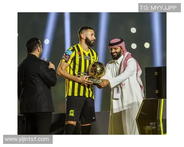 本泽马:从天才少年到世界足球巨星的传奇之路 本泽马:从天才少年到世界足球巨星的传奇之路